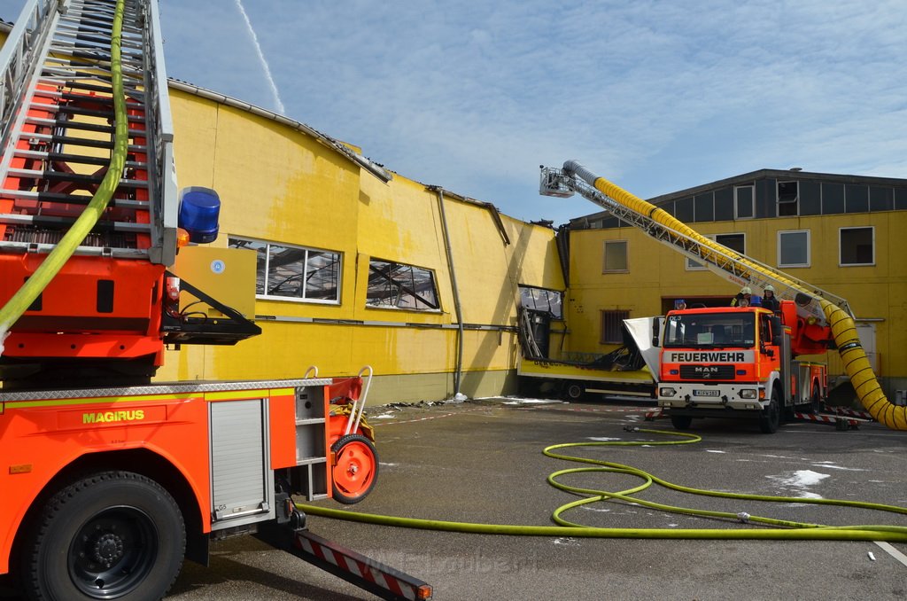 Grossfeuer Poco Lager Koeln Porz Gremberghoven Hansestr P867.jpg - Miklos Laubert